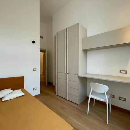 Piazza Colombo Apartment *